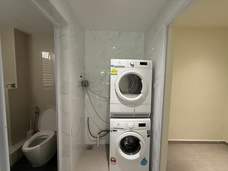 Rainbow Mansion, Grange Rd, 3 Bedrooms, 1,500 sqft, Walk-up Apartment For Rent, by Gary Lim, 20866913 - PropertyGuru.com.sg