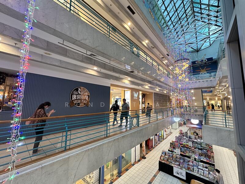 Forum Galleria Shopping Centre, 583 Orchard Road, 2,378 sqft, Mall Shop For Rent, by Ronda Tham, 20869585 - CommercialGuru.com.sg