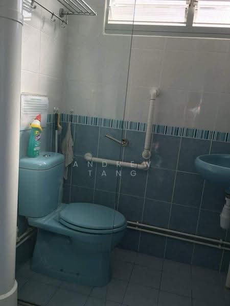 131 Bedok North Avenue 3, 131 Bedok North Avenue 3, Bedok / Upper East Coast, Room Rental, 200 sqft, HDB Flat For Rent, by Andrew Tang, 20874522 - Bathroom - PropertyGuru.com.sg
