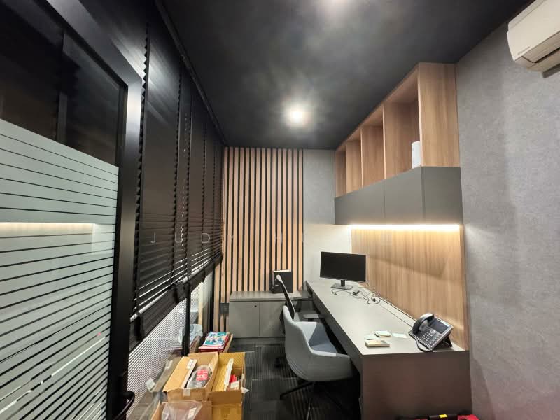 UB. One, 81 Ubi Avenue 4, 1,044 sqft, Light Industrial (B1) For Rent, by Judy Hu 胡艳, 20882334 - CommercialGuru.com.sg