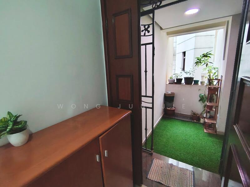 For Rent - Seletaris