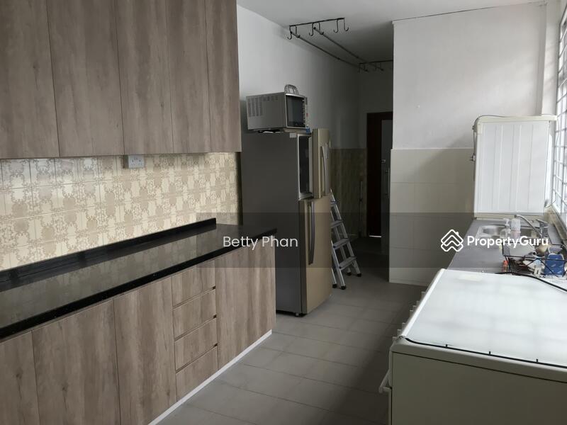 New kitchen cabinets