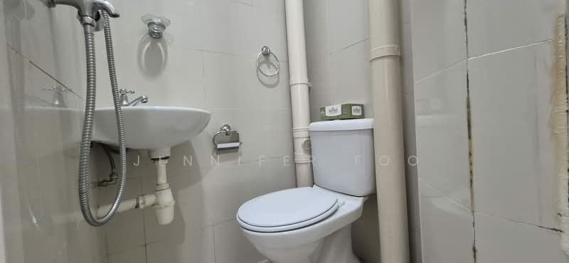 Sheares Ville, 9 Holt Road, 3 Bedrooms, 1,399 sqft, Condominium For Rent, by Jennifer Foo, 20893733 - PropertyGuru.com.sg