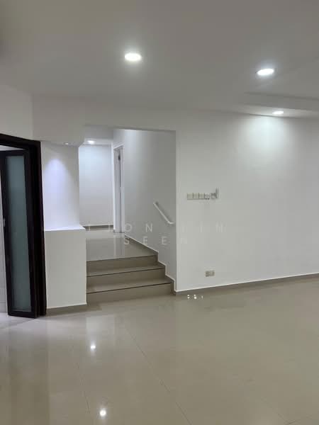 Rajah Towers, 32 Jalan Rajah, 3 Bedrooms, 2,200 sqft, Apartment For Rent, by Tjon Lin Seen, 20911680 - PropertyGuru.com.sg