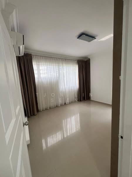 Rajah Towers, 32 Jalan Rajah, 3 Bedrooms, 2,200 sqft, Apartment For Rent, by Tjon Lin Seen, 20911680 - PropertyGuru.com.sg