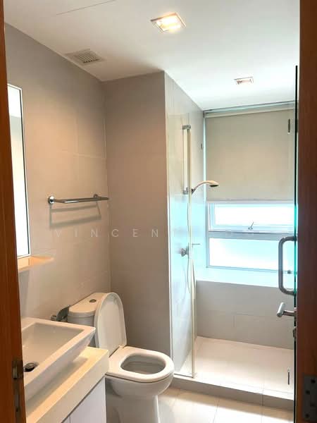 Nova 88, 8 Bhamo Road, 4 Bedrooms, 1,249 sqft, Apartment For Rent, by Vincent Foo, 20913182 - common bathroom - PropertyGuru.com.sg