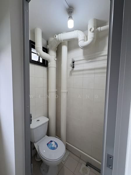 83 Commonwealth Close, 83 Commonwealth Close, 2 Bedrooms, 646 sqft, HDB Flat For Rent, by Wendy Ang, 20913845 - Bathroom w/o shower - PropertyGuru.com.sg