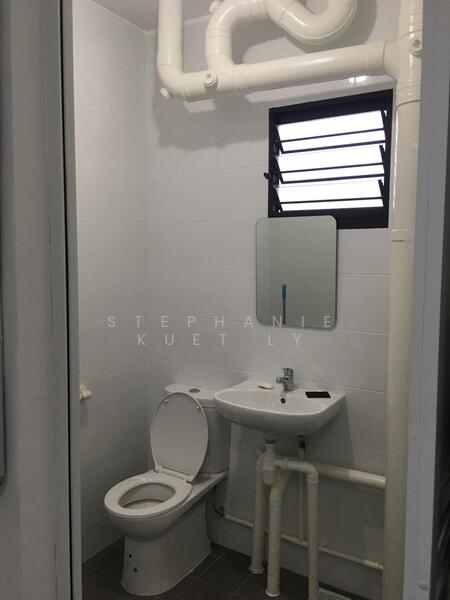 For Rent - 221 Tampines Street 24