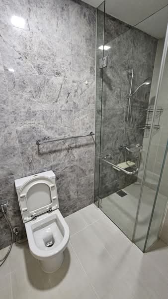 The Lakefront Residences, 48 Lakeside Drive, 3 Bedrooms, 1,012 sqft, Condominium For Rent, by Darren Lim, 20920335 - PropertyGuru.com.sg