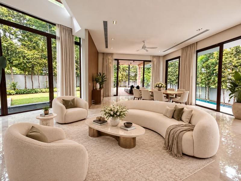 Modern Lornie Road Detached House to rent, Lornie Road, Tanglin / Holland / Bukit Timah, 7 Bedrooms, 9,450 sqft, Bungalow House For Rent, by Clare Loh 卢煜婕, 20937902 - Living Room - PropertyGuru.com.sg
