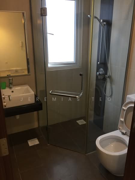 Espira Suites, 92 Lorong G Telok Kurau, 2 Bedrooms, 678 sqft, Apartment For Rent, by Jeremias Teo, 20944911 - Common Bathroom - PropertyGuru.com.sg