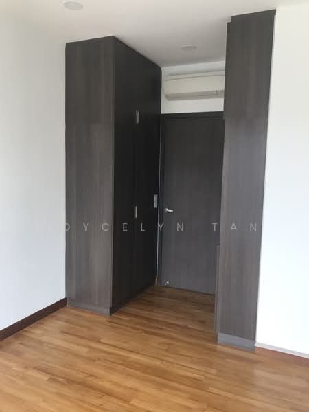 Sundance Suites, 12 Duku Place, 1 Bedroom, 560 sqft, Condominium For Rent, by Joycelyn Tan, 20945824 - Wardrobe & Cabinet - PropertyGuru.com.sg