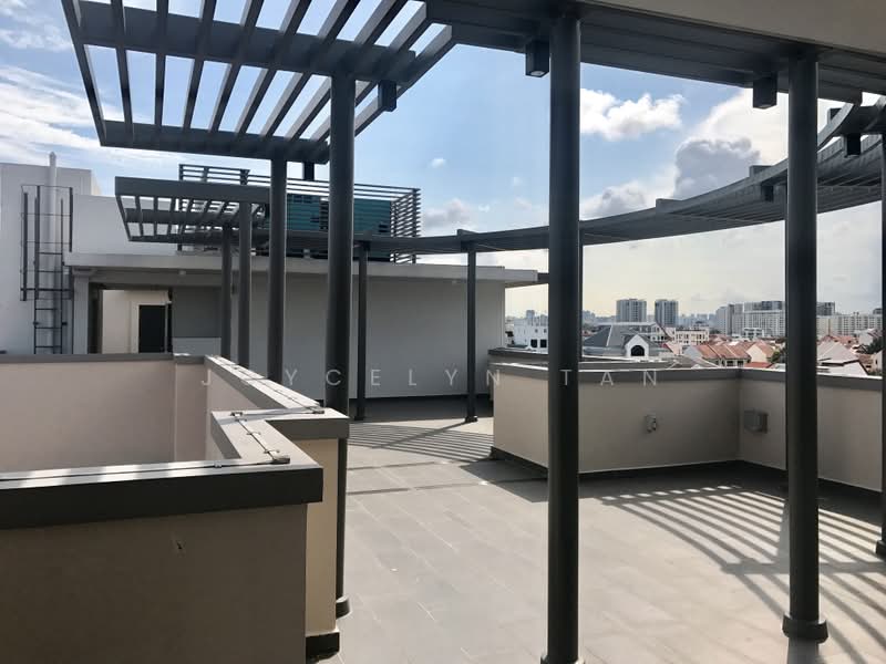 Sundance Suites, 12 Duku Place, 1 Bedroom, 560 sqft, Condominium For Rent, by Joycelyn Tan, 20945824 - Roof Terrace- Common Area - PropertyGuru.com.sg