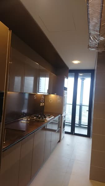 DUO Residences, 1 Fraser Street, Beach Road / Bugis / Rochor, 3 Bedrooms, 1,432 sqft, Apartment For Rent, by Sarah Goh, 20951070 - Bright and airy kitchen - PropertyGuru.com.sg