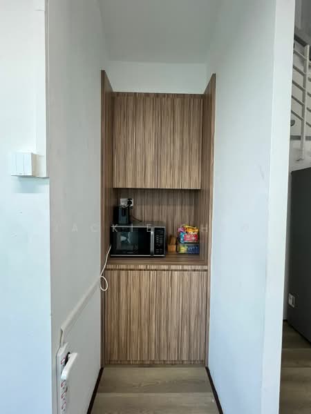 One Commonwealth, 1 Commonwealth Lane, 2,045 sqft, Light Industrial (B1) For Rent, by Jackie Chew, 20955172 - CommercialGuru.com.sg