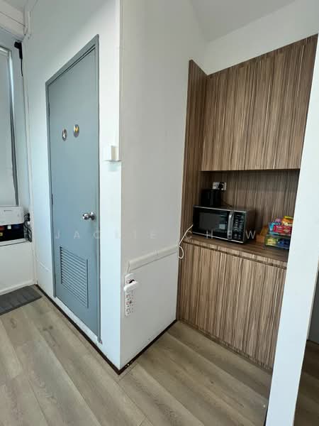 One Commonwealth, 1 Commonwealth Lane, 2,045 sqft, Light Industrial (B1) For Rent, by Jackie Chew, 20955172 - CommercialGuru.com.sg