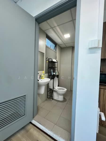 One Commonwealth, 1 Commonwealth Lane, 2,045 sqft, Light Industrial (B1) For Rent, by Jackie Chew, 20955172 - CommercialGuru.com.sg
