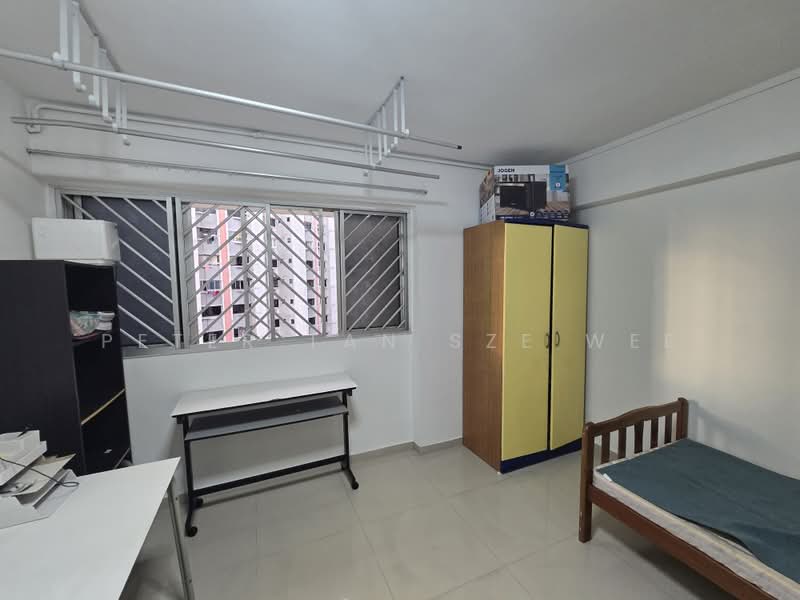 246 Jurong East Street 24, 246 Jurong East Street 24, Room Rental, 150 sqft, HDB Flat For Rent, by Peter Tan Sze Wee, 20960705 - PropertyGuru.com.sg