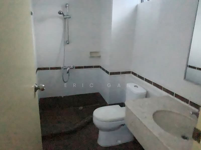 Siglap Center, 55 Siglap Road, 3 Bedrooms, 1,290 sqft, Apartment For Rent, by Eric Gan, 20962437 - Common Bathroom - PropertyGuru.com.sg