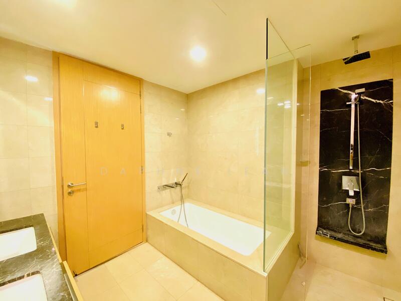 Master Suite Bathroom
