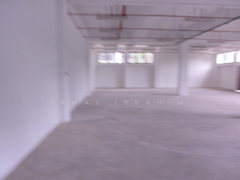 FRINGE OF CBD (WAREHSE), , 1,981 sqft, Warehouse For Rent, by Kamal Ibrahim, 20972512 - STORAGE - CommercialGuru.com.sg