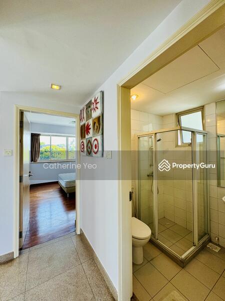 Common bathroom 