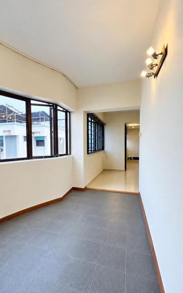 254 Simei Street 1, 254 Simei Street 1, Pasir Ris / Tampines, 3 Bedrooms, 1,270 sqft, HDB Flat For Rent, by Lois Tan, 20976606 - Corridor - PropertyGuru.com.sg