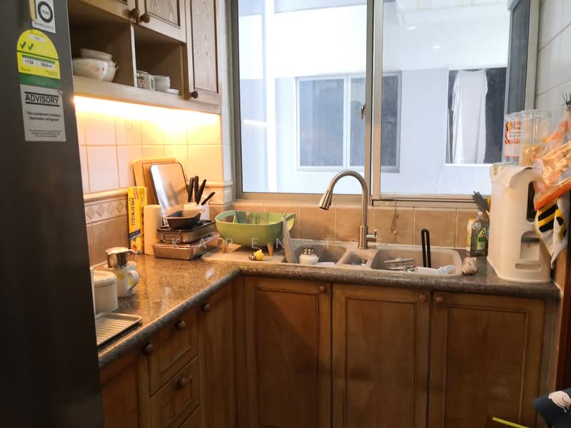 The Bayshore, 30 Bayshore Road, 3 Bedrooms, 1,238 sqft, Condominium For Rent, by Karen Tse, 20982056 - Kitchen - PropertyGuru.com.sg
