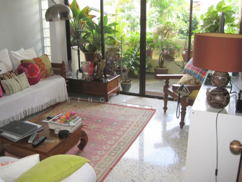 STEVENS MRT. 1800 sq ft. 3 Rooms Plus Maid's. 3 Balconies., Robin Drive, 3 Bedrooms, 1,800 sqft, Condominium For Rent, by Terrence Yap, 20985193 - SAMPLE DECOR - ROOM 3 with BALCONY - PropertyGuru.com.sg