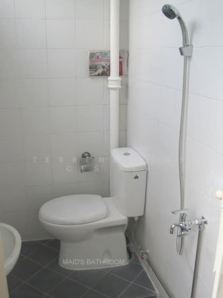 STEVENS MRT. 1800 sq ft. 3 Rooms Plus Maid's. 3 Balconies., Robin Drive, 3 Bedrooms, 1,800 sqft, Condominium For Rent, by Terrence Yap, 20985193 - MAID's Bathroom - PropertyGuru.com.sg