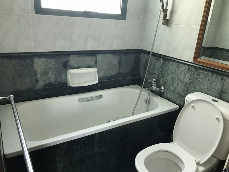 Palm Gardens, 2A Hong San Walk, 4 Bedrooms, 1,443 sqft, Condominium For Rent, by Benson Poh, 20986174 - PropertyGuru.com.sg