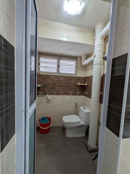 130 Ang Mo Kio Avenue 3, 130 Ang Mo Kio Avenue 3, 2 Bedrooms, 785 sqft, HDB Flat For Rent, by Christopher Ng, 20986389 - Common Washroom - PropertyGuru.com.sg