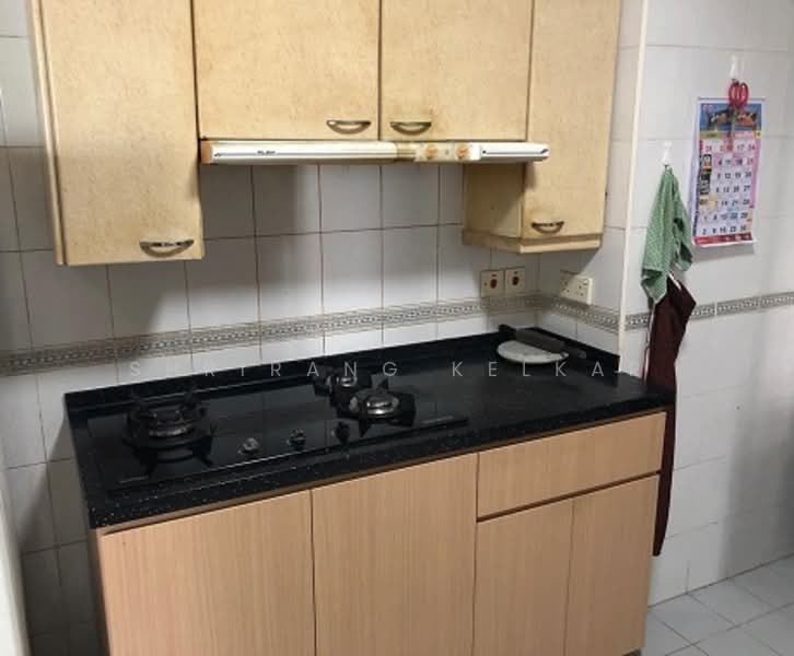 Parc Oasis, 51 Jurong East Avenue 1, 3 Bedrooms, 1,389 sqft, Condominium For Rent, by Shrirang Kelkar, 20986642 - Gas and Hood - PropertyGuru.com.sg