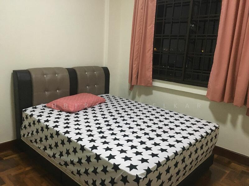 Parc Oasis, 51 Jurong East Avenue 1, 3 Bedrooms, 1,389 sqft, Condominium For Rent, by Shrirang Kelkar, 20986642 - New Master Bed - PropertyGuru.com.sg