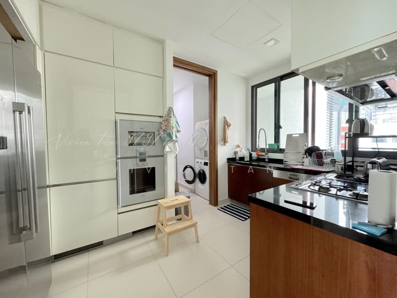 Volari, 12 Balmoral Road, 4 Bedrooms, 2,282 sqft, Condominium For Rent, by Vivien Tan, 20986791 - Kitchen  - PropertyGuru.com.sg