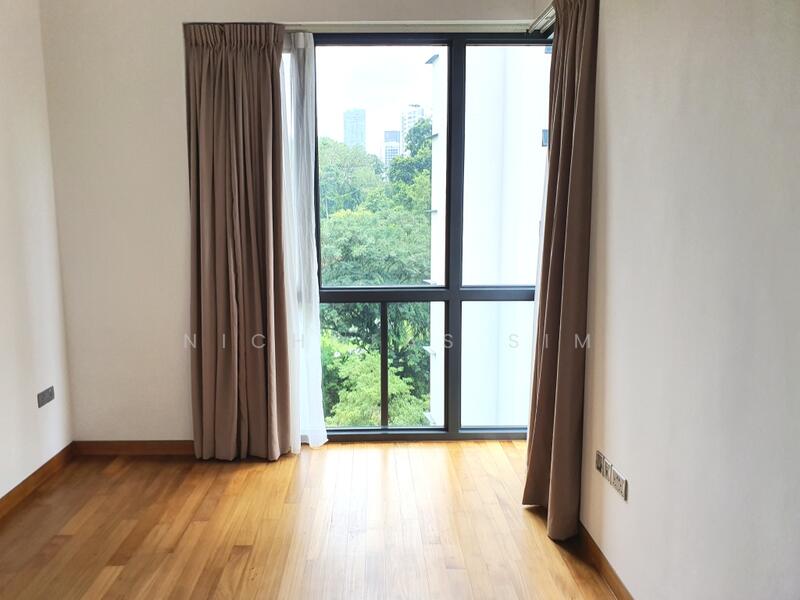 Sim Nicholas 96690338