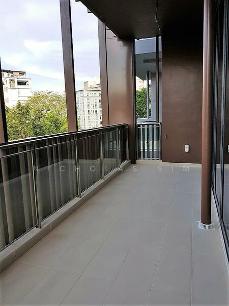 Sim Nicholas 96690338