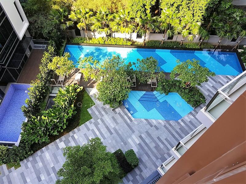 Sim Nicholas 96690338