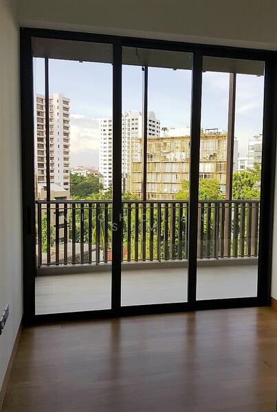 Sim Nicholas 96690338