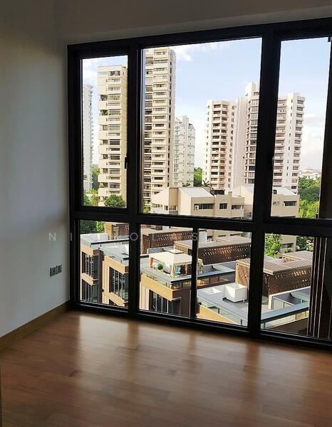 Sim Nicholas 96690338