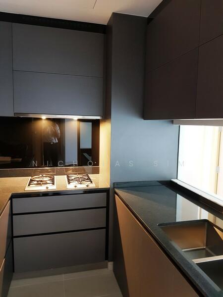 Sim Nicholas 96690338