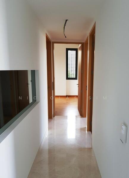 Sim Nicholas 96690338