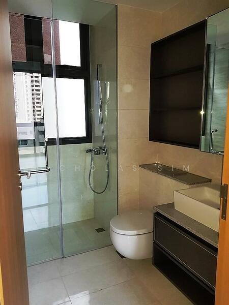 Sim Nicholas 96690338