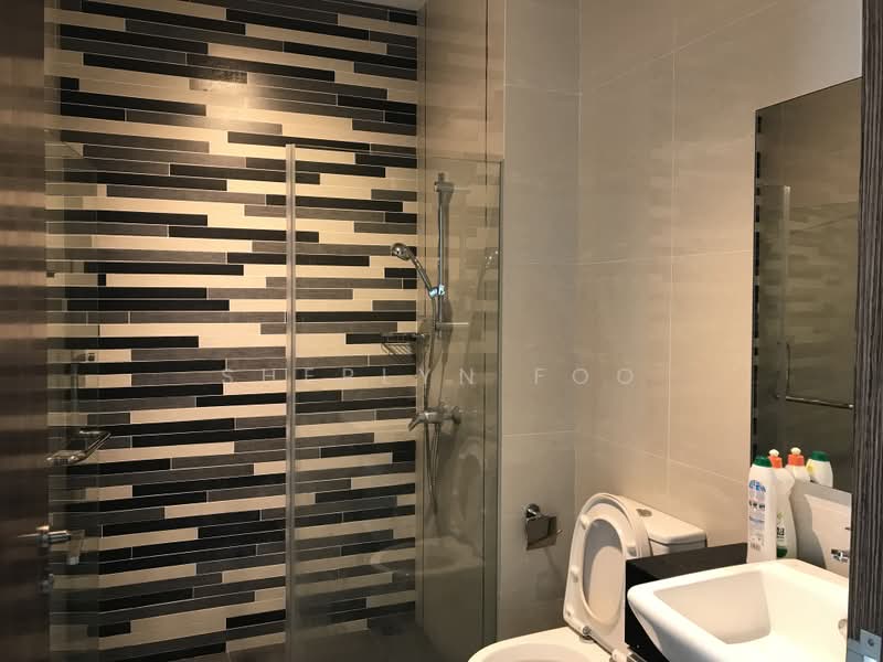 Novena Regency, 275 Thomson Road, 1 Bedroom, 495 sqft, Apartment For Rent, by Sherlyn Foo, 20997618 - Bathroom - PropertyGuru.com.sg