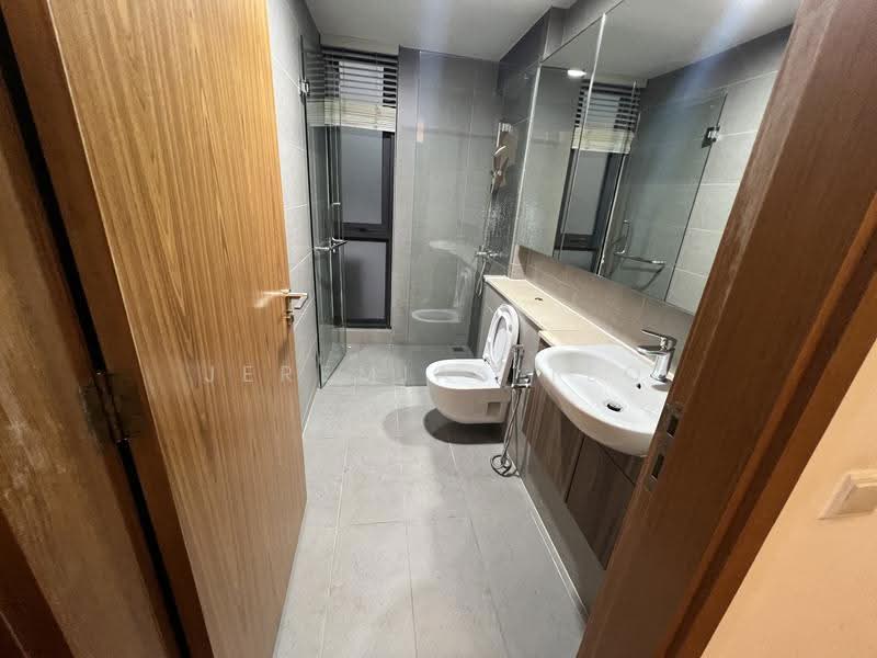 Waterbank at Dakota, 84 Dakota Crescent, Eunos / Geylang / Paya Lebar, 2 Bedrooms, 930 sqft, Condominium For Rent, by Jeremias Teo, 21004481 - Bathroom - PropertyGuru.com.sg