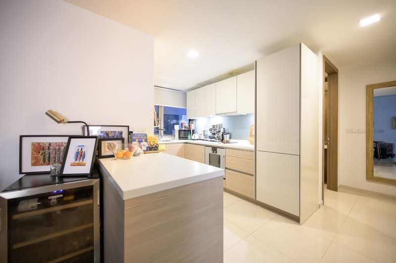 V On Shenton, 5 Shenton Way, 2 Bedrooms, 1,033 sqft, Condominium For Rent, by Jon Law, 21008828 - PropertyGuru.com.sg