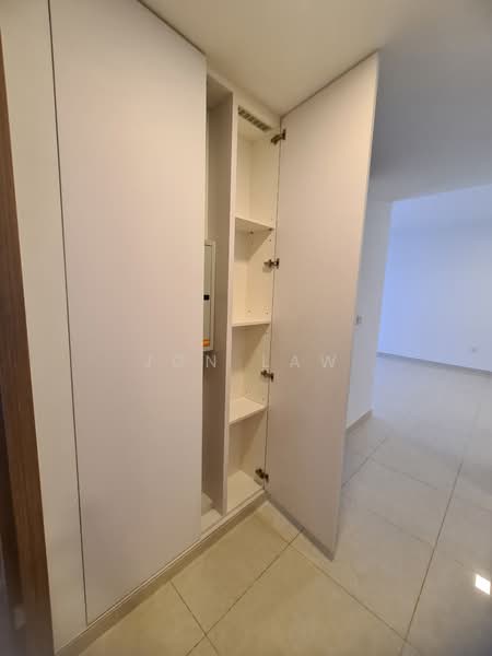 V On Shenton, 5 Shenton Way, 2 Bedrooms, 1,033 sqft, Condominium For Rent, by Jon Law, 21008828 - PropertyGuru.com.sg