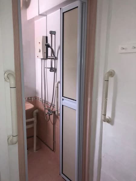 327 Clementi Avenue 5, 327 Clementi Avenue 5, Room Rental, 300 sqft, HDB Flat For Rent, by Vincent Foo, 21011707 - PropertyGuru.com.sg