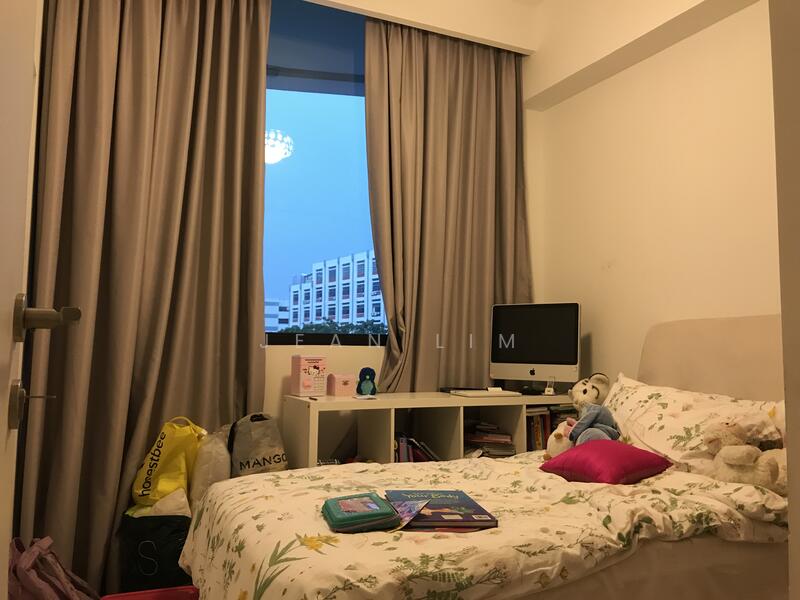 2nd bedroom can fit in Queen size bed too!