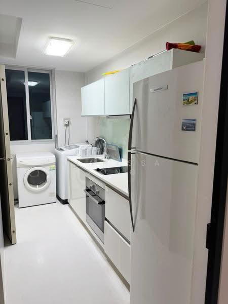 Wilkie Studio, 86 Wilkie Road, Orchard / River Valley, 2 Bedrooms, 883 sqft, Condominium For Rent, by Clarissa Jong, 21022084 - Kitchen - PropertyGuru.com.sg